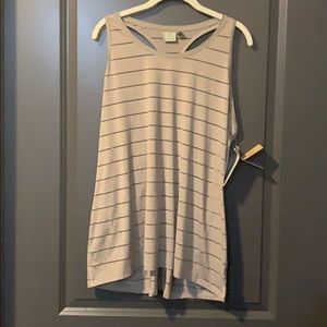 1x Athleta Stripe mesh high neck chi tank in grey